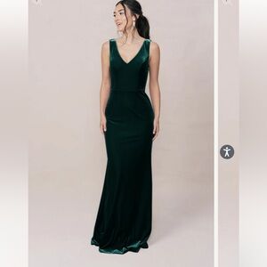 Revelry Dakota Classic Emerald Velvet Dress